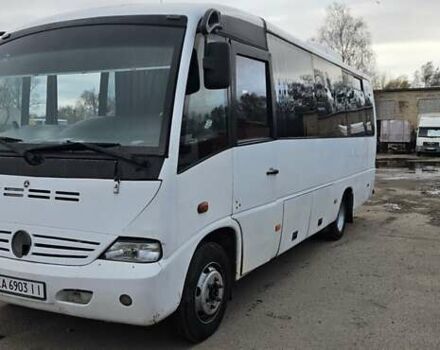 Белый Мерседес Медио, объемом двигателя 4.7 л и пробегом 650 тыс. км за 13000 $, фото 1 на Automoto.ua