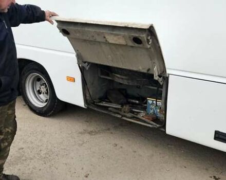 Белый Мерседес Медио, объемом двигателя 4.7 л и пробегом 650 тыс. км за 13000 $, фото 3 на Automoto.ua