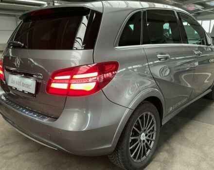 Серый Мерседес Мерседес, объемом двигателя 0 л и пробегом 38 тыс. км за 25979 $, фото 2 на Automoto.ua