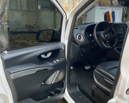 Белый Мерседес Metris, объемом двигателя 2 л и пробегом 181 тыс. км за 19300 $, фото 17 на Automoto.ua