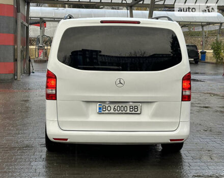 Белый Мерседес Metris, объемом двигателя 2 л и пробегом 181 тыс. км за 19300 $, фото 4 на Automoto.ua