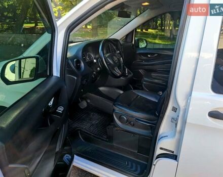 Белый Мерседес Metris, объемом двигателя 2 л и пробегом 403 тыс. км за 14999 $, фото 3 на Automoto.ua