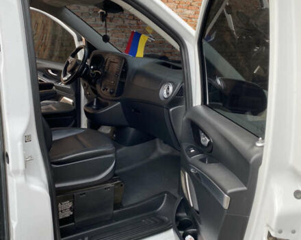 Белый Мерседес Metris, объемом двигателя 2 л и пробегом 181 тыс. км за 19300 $, фото 14 на Automoto.ua