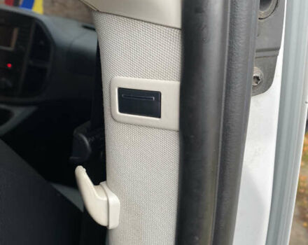 Белый Мерседес Metris, объемом двигателя 2 л и пробегом 181 тыс. км за 19300 $, фото 12 на Automoto.ua