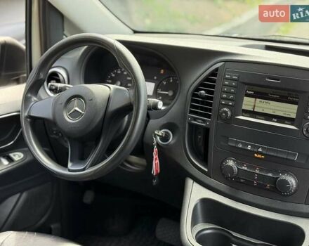 Бежевый Мерседес Metris, объемом двигателя 2 л и пробегом 93 тыс. км за 23000 $, фото 16 на Automoto.ua