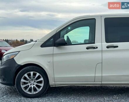 Бежевый Мерседес Metris, объемом двигателя 2 л и пробегом 298 тыс. км за 15690 $, фото 3 на Automoto.ua