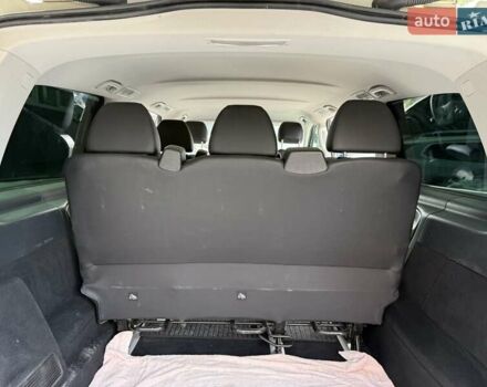 Бежевый Мерседес Metris, объемом двигателя 2 л и пробегом 93 тыс. км за 23000 $, фото 10 на Automoto.ua