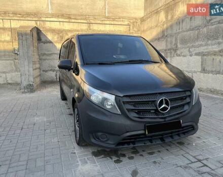 Черный Мерседес Metris, объемом двигателя 2 л и пробегом 125 тыс. км за 17700 $, фото 1 на Automoto.ua