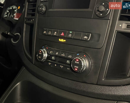 Черный Мерседес Metris, объемом двигателя 2 л и пробегом 190 тыс. км за 27000 $, фото 11 на Automoto.ua