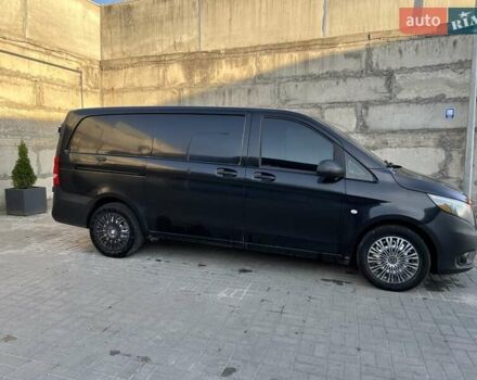 Черный Мерседес Metris, объемом двигателя 2 л и пробегом 125 тыс. км за 17700 $, фото 3 на Automoto.ua
