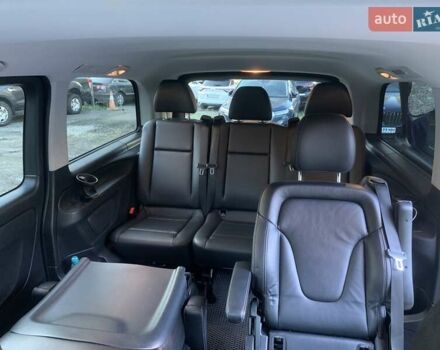 Черный Мерседес Metris, объемом двигателя 2 л и пробегом 225 тыс. км за 26500 $, фото 2 на Automoto.ua