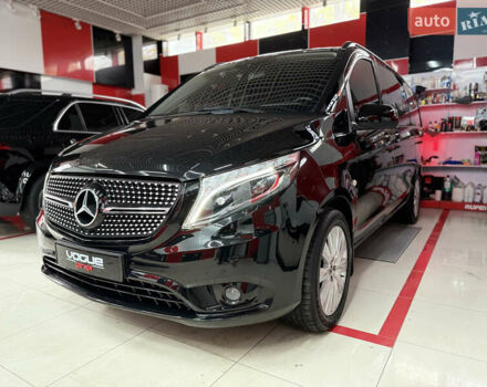 Черный Мерседес Metris, объемом двигателя 2 л и пробегом 190 тыс. км за 27000 $, фото 1 на Automoto.ua