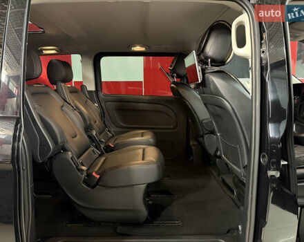 Черный Мерседес Metris, объемом двигателя 2 л и пробегом 190 тыс. км за 27000 $, фото 5 на Automoto.ua