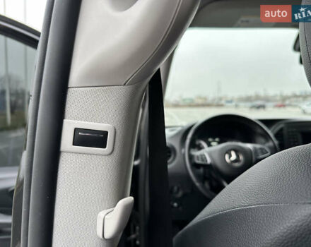 Черный Мерседес Metris, объемом двигателя 1.99 л и пробегом 64 тыс. км за 36500 $, фото 17 на Automoto.ua