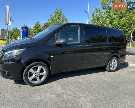 Черный Мерседес Metris, объемом двигателя 2 л и пробегом 49 тыс. км за 25900 $, фото 1 на Automoto.ua