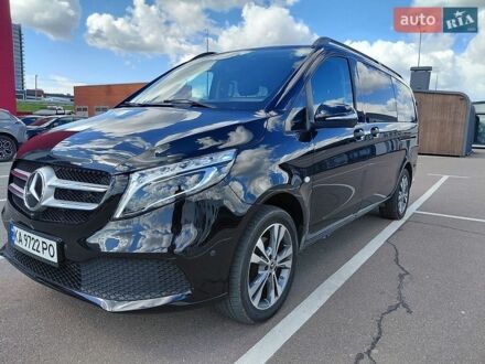 Черный Мерседес Metris, объемом двигателя 2 л и пробегом 130 тыс. км за 29890 $, фото 1 на Automoto.ua