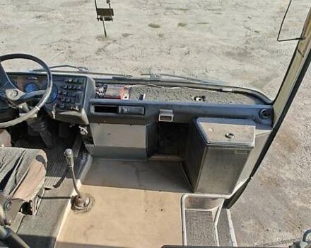 Белый Мерседес О 303, объемом двигателя 10.8 л и пробегом 800 тыс. км за 4700 $, фото 7 на Automoto.ua