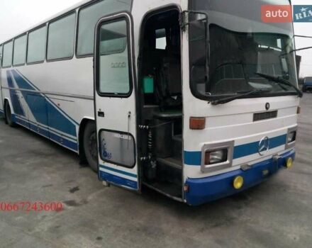 Белый Мерседес О 303, объемом двигателя 14.85 л и пробегом 500 тыс. км за 4000 $, фото 2 на Automoto.ua