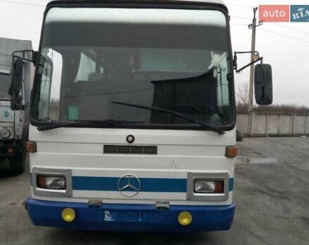 Белый Мерседес О 303, объемом двигателя 14.85 л и пробегом 500 тыс. км за 4000 $, фото 1 на Automoto.ua