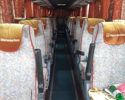 Красный Мерседес О 303, объемом двигателя 0 л и пробегом 800 тыс. км за 10000 $, фото 3 на Automoto.ua