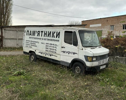 Белый Мерседес О 307, объемом двигателя 2.4 л и пробегом 3 тыс. км за 1000 $, фото 2 на Automoto.ua