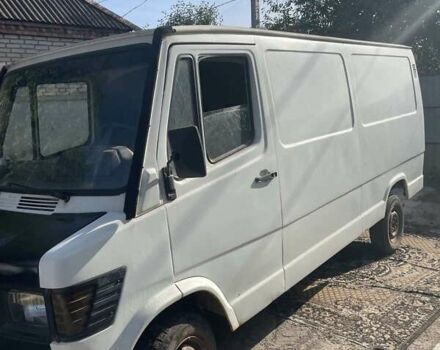 Белый Мерседес О 309, объемом двигателя 0 л и пробегом 200 тыс. км за 2100 $, фото 1 на Automoto.ua