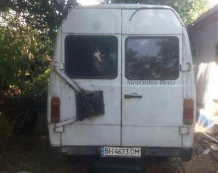 Белый Мерседес O 325, объемом двигателя 2.87 л и пробегом 300 тыс. км за 1400 $, фото 3 на Automoto.ua