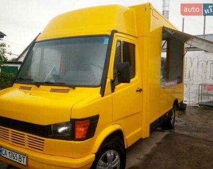 Желтый Мерседес O 325, объемом двигателя 2.3 л и пробегом 500 тыс. км за 6500 $, фото 4 на Automoto.ua