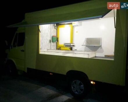 Желтый Мерседес O 325, объемом двигателя 2.3 л и пробегом 500 тыс. км за 6500 $, фото 1 на Automoto.ua