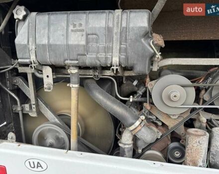 Белый Мерседес О 403, объемом двигателя 14.6 л и пробегом 400 тыс. км за 40000 $, фото 11 на Automoto.ua