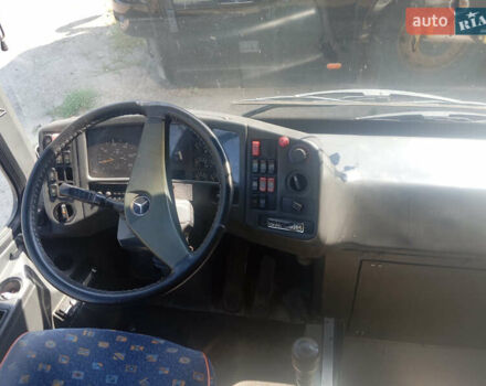 Белый Мерседес О 404, объемом двигателя 11.97 л и пробегом 600 тыс. км за 6000 $, фото 5 на Automoto.ua