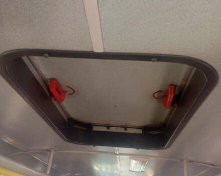 Белый Мерседес О 404, объемом двигателя 11.97 л и пробегом 600 тыс. км за 6000 $, фото 9 на Automoto.ua