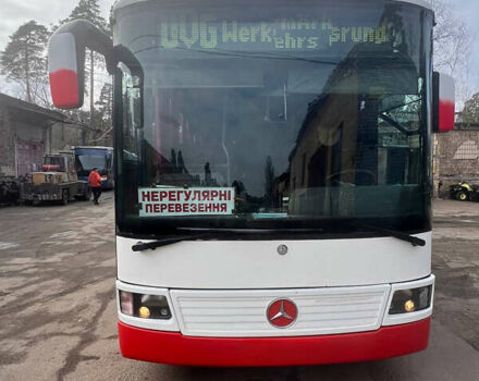 Белый Мерседес О 408, объемом двигателя 12 л и пробегом 715 тыс. км за 22000 $, фото 2 на Automoto.ua