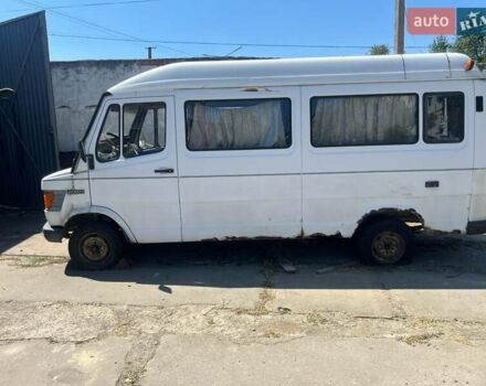 Білий Мерседес О 408, об'ємом двигуна 2.3 л та пробігом 203 тис. км за 1500 $, фото 1 на Automoto.ua