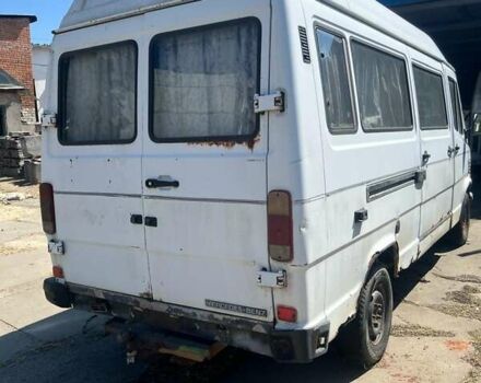 Білий Мерседес О 408, об'ємом двигуна 2.3 л та пробігом 203 тис. км за 1500 $, фото 2 на Automoto.ua