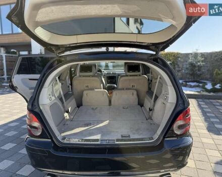 Черный Мерседес Р-Класс, объемом двигателя 5 л и пробегом 191 тыс. км за 8500 $, фото 10 на Automoto.ua