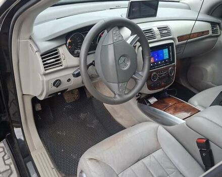Чорний Мерседес Р-Клас, об'ємом двигуна 5 л та пробігом 320 тис. км за 7444 $, фото 5 на Automoto.ua