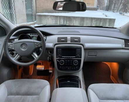 Черный Мерседес Р-Класс, объемом двигателя 3.2 л и пробегом 330 тыс. км за 5766 $, фото 10 на Automoto.ua