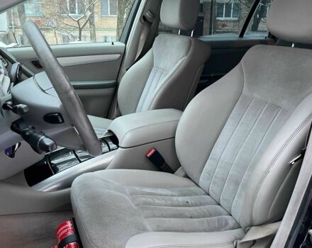 Черный Мерседес Р-Класс, объемом двигателя 3.2 л и пробегом 330 тыс. км за 6023 $, фото 7 на Automoto.ua