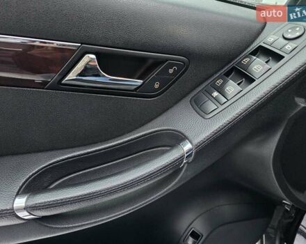 Черный Мерседес Р-Класс, объемом двигателя 3 л и пробегом 205 тыс. км за 7900 $, фото 25 на Automoto.ua