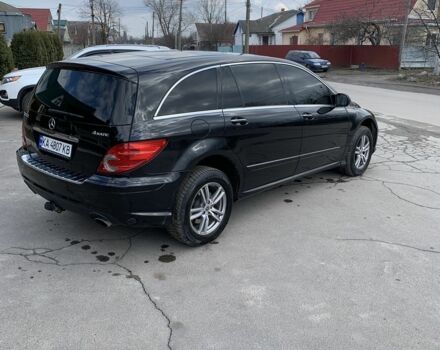 Черный Мерседес Р-Класс, объемом двигателя 5 л и пробегом 310 тыс. км за 7900 $, фото 3 на Automoto.ua