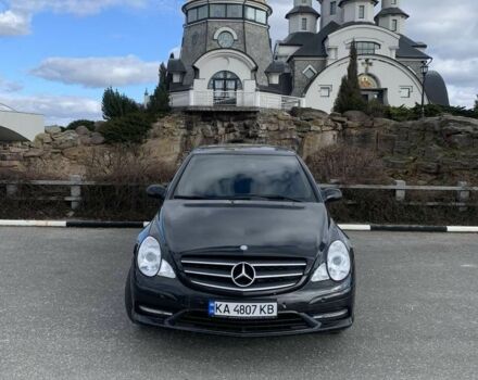 Черный Мерседес Р-Класс, объемом двигателя 5 л и пробегом 310 тыс. км за 7900 $, фото 7 на Automoto.ua