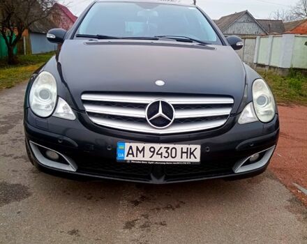 Черный Мерседес Р-Класс, объемом двигателя 3 л и пробегом 350 тыс. км за 8000 $, фото 1 на Automoto.ua