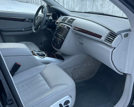 Черный Мерседес Р-Класс, объемом двигателя 5 л и пробегом 95 тыс. км за 11500 $, фото 11 на Automoto.ua