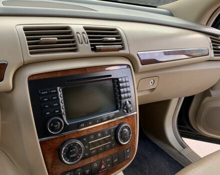 Черный Мерседес Р-Класс, объемом двигателя 5 л и пробегом 310 тыс. км за 7900 $, фото 10 на Automoto.ua