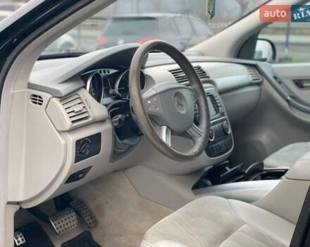 Чорний Мерседес Р-Клас, об'ємом двигуна 3 л та пробігом 299 тис. км за 7799 $, фото 8 на Automoto.ua