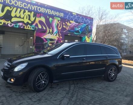 Черный Мерседес Р-Класс, объемом двигателя 3.5 л и пробегом 301 тыс. км за 7800 $, фото 10 на Automoto.ua