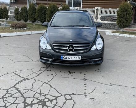 Черный Мерседес Р-Класс, объемом двигателя 5 л и пробегом 310 тыс. км за 7900 $, фото 1 на Automoto.ua