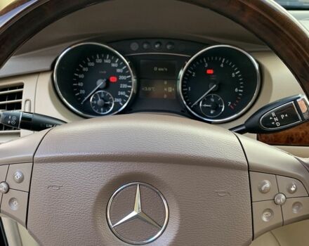 Черный Мерседес Р-Класс, объемом двигателя 5 л и пробегом 310 тыс. км за 7900 $, фото 9 на Automoto.ua