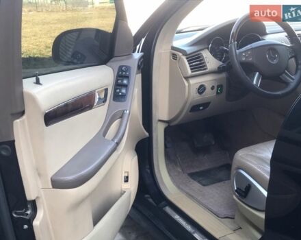 Черный Мерседес Р-Класс, объемом двигателя 3.5 л и пробегом 300 тыс. км за 8000 $, фото 7 на Automoto.ua